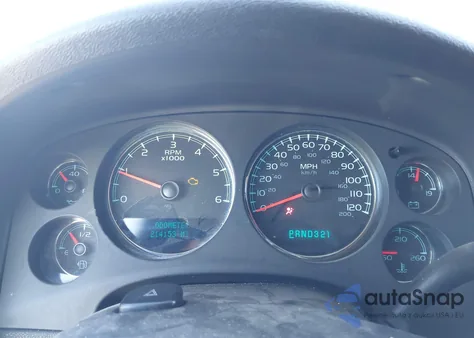 2008 Chevrolet Tahoe Ls z USA, uszkodzony, nr VIN 1GNFC13C18R135841